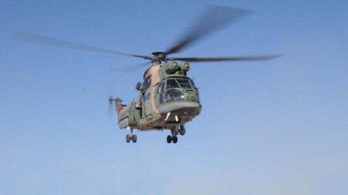 oman police airlifts accident victims empty quarter