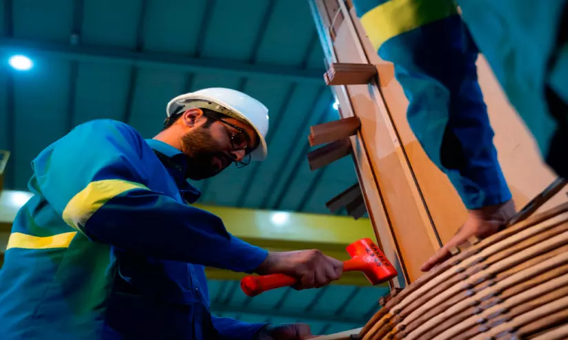 oman makes professional licenses mandatory in energy and mining sectors 