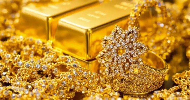 will gold prices fall amid hopes of peace analysts share outlook