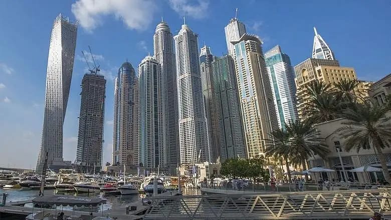 UAE Weather Forecast Hot conditions expected today with temperatures reaching 41C