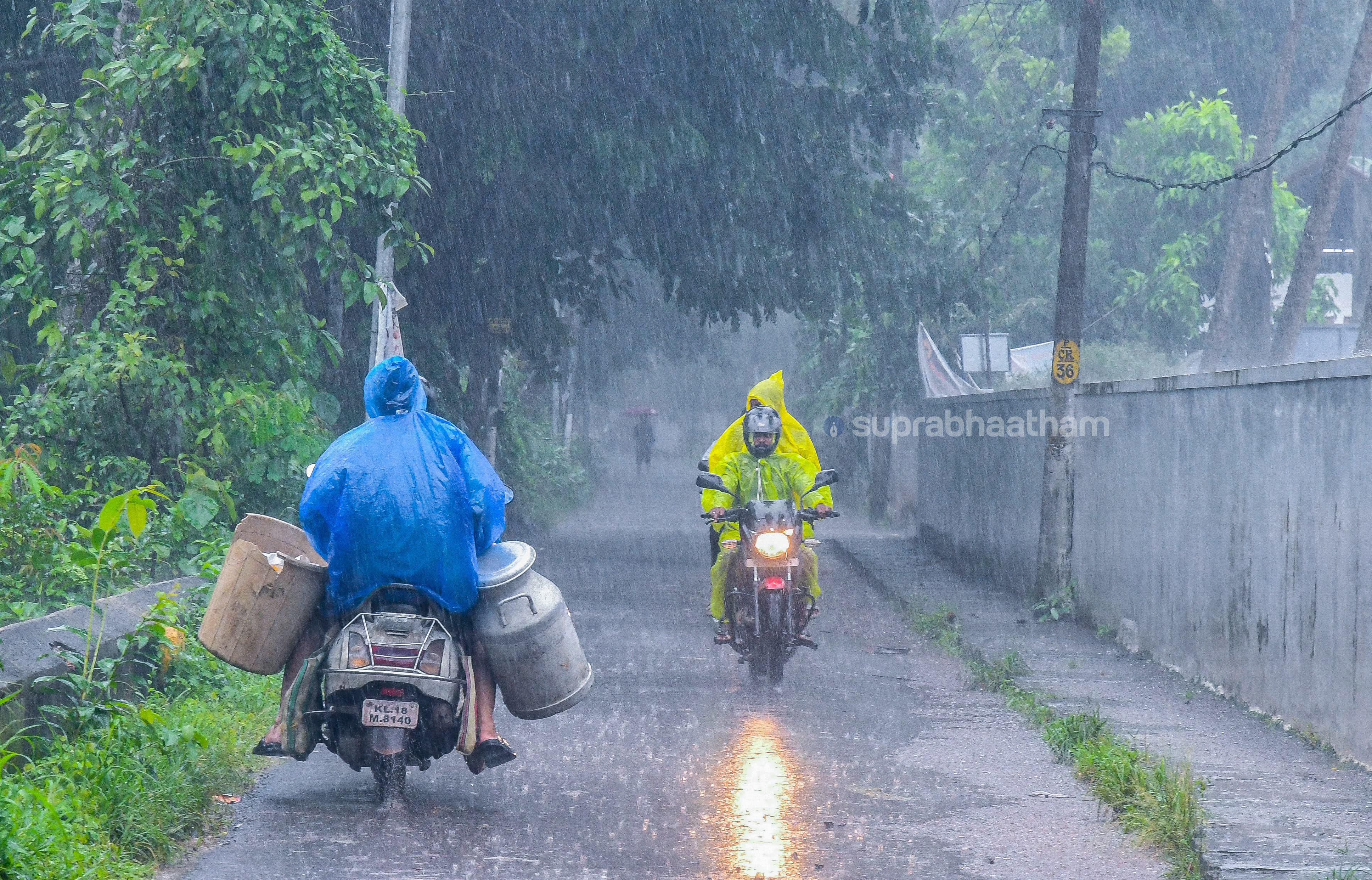 kerala-rain-red-alert-in-ernakulam-and-thrissur